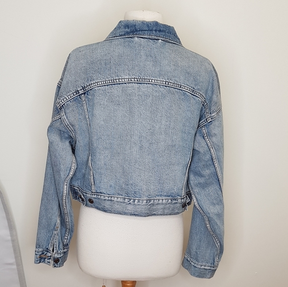 Size M Levi's cropped jean jacket - Picture 3 of 4